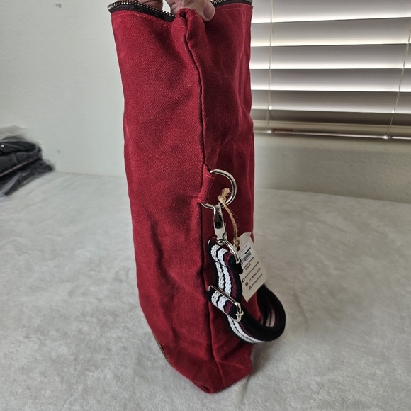 NWT Magu Bordo Canvas Crossbody Bag Red Messenger Tote Made in Brazil - Picture 6 of 11